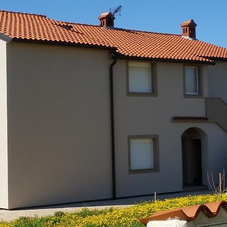 Apartment Matea Liznjan Exterior photo
